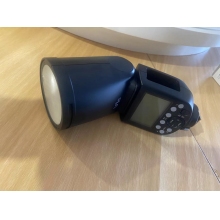 神牛佳能EOS R5相機(jī)閃光燈